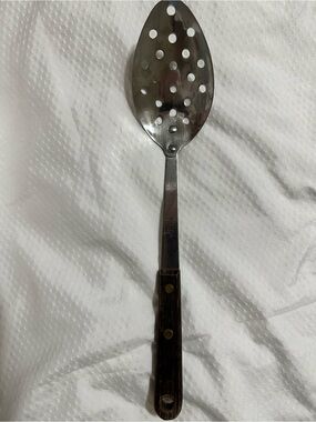 VINTAGE ROBINSON STAINLESS STEEL USA SLOTTED SPOON WOOD HANDLE HANGER HOLE